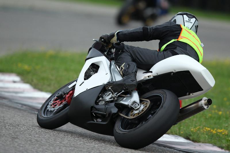 /Archiv-2019/59 17.08.2019 Plüss Moto Sport  ADR/unklar